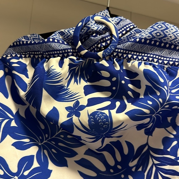 Blue and white halter top - Picture 2 of 4